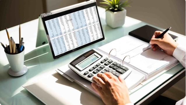 UAE overtime calculation guide with rates and formula